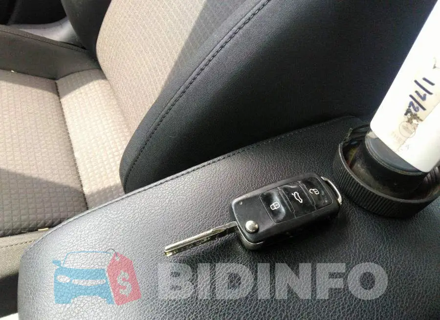 3VW2K7AJ4FM313297 Photo# 11