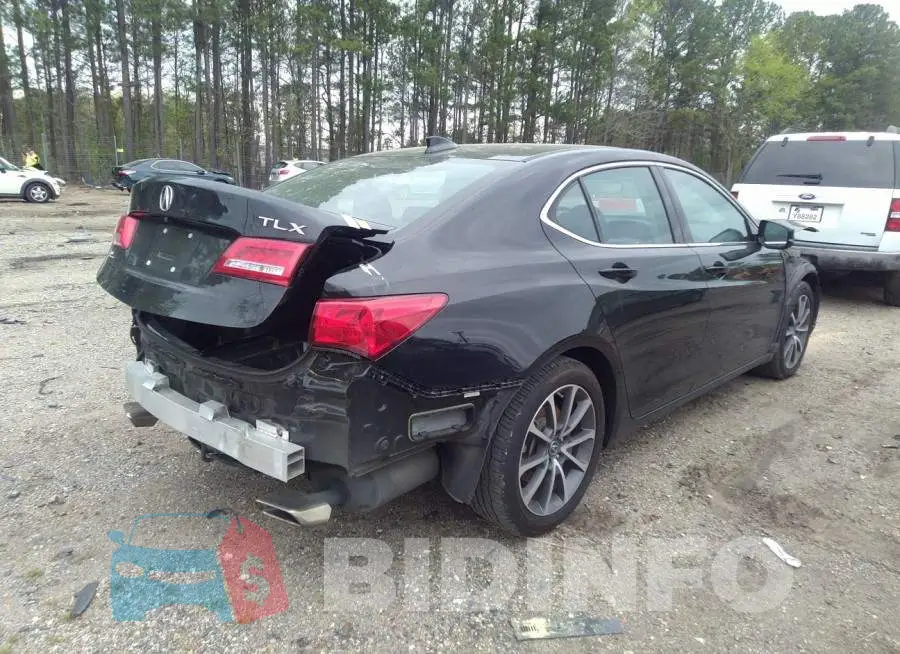 19UUB2F30KA001186 Photo# 4