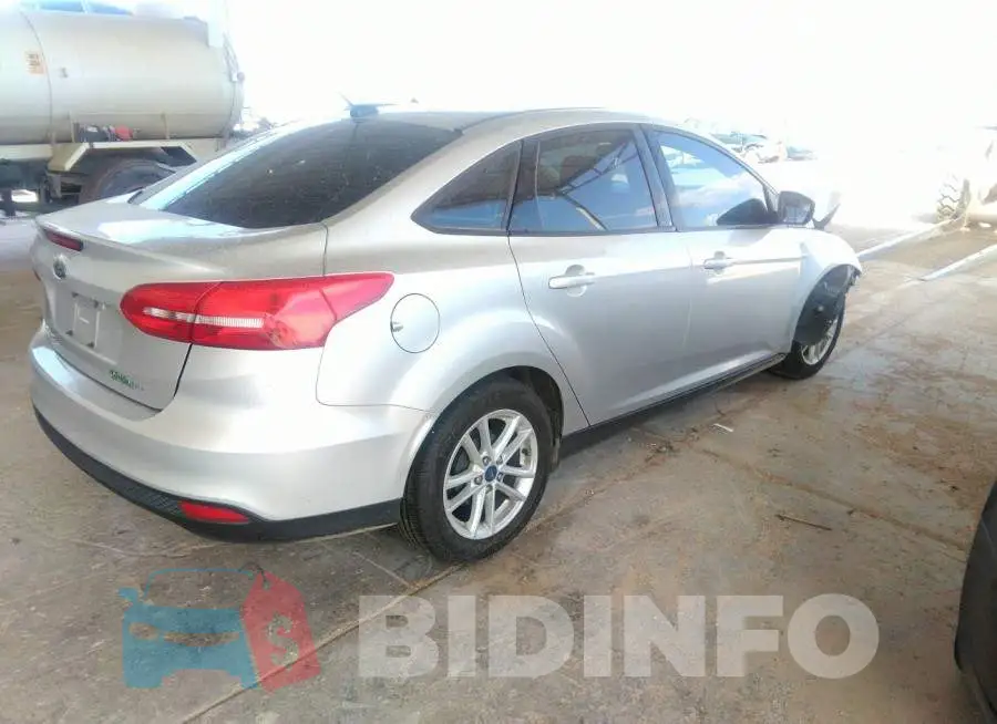1FADP3F21JL326404 Photo# 4
