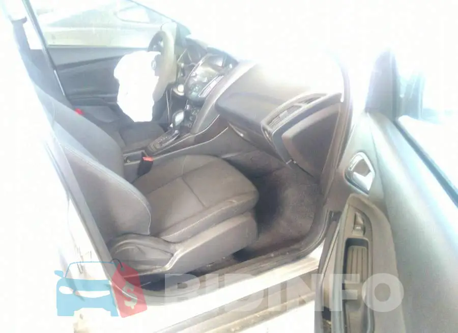 1FADP3F21JL326404 Photo# 5
