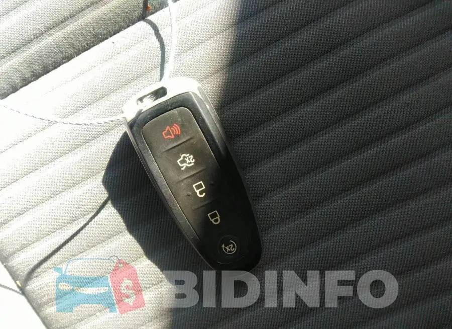 1FMCU9J90HUA73338 Photo# 11