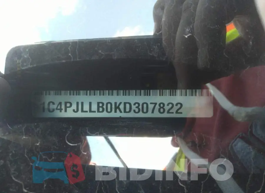 1C4PJLLB0KD307822 Photo# 9