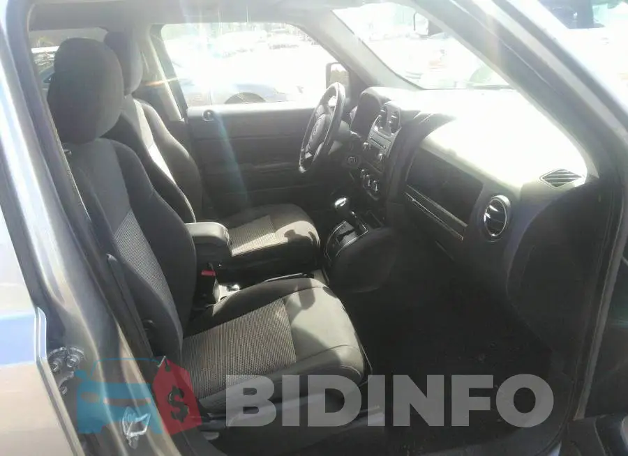 1C4NJRFB7GD692342 Photo# 5