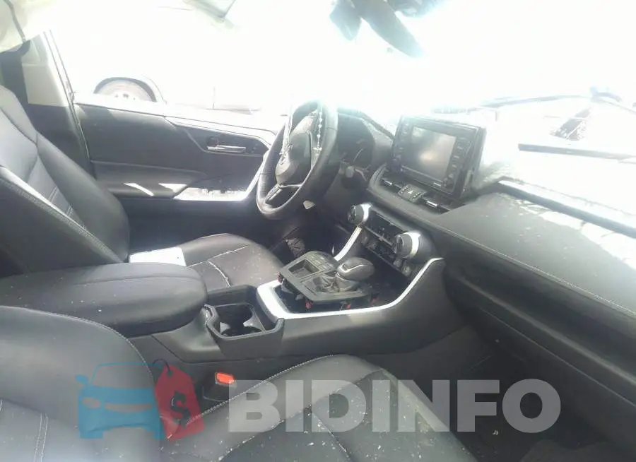 2T3C1RFV1MC114125 Photo# 5