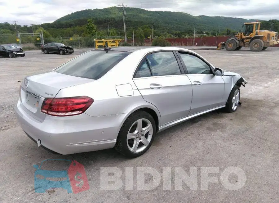 WDDHF8JB5GB228418 Photo# 4