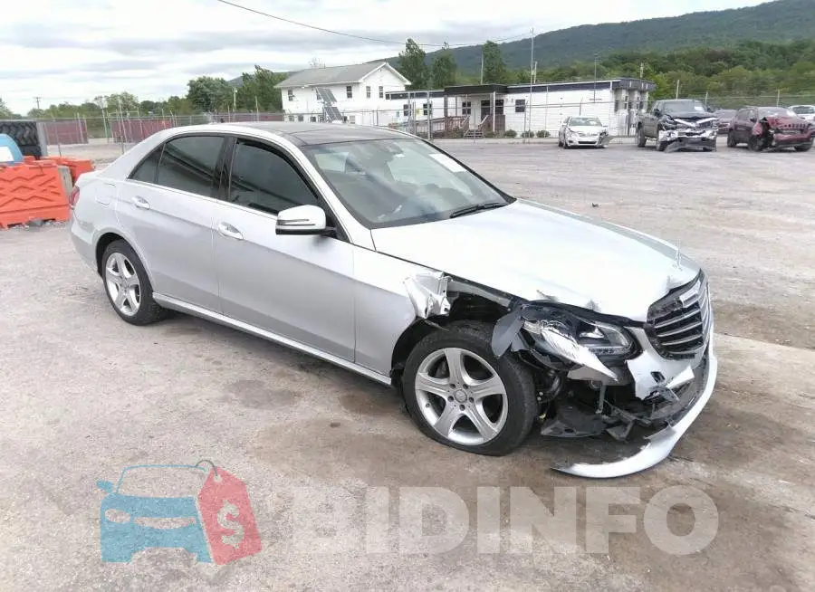 WDDHF8JB5GB228418 Photo# 1