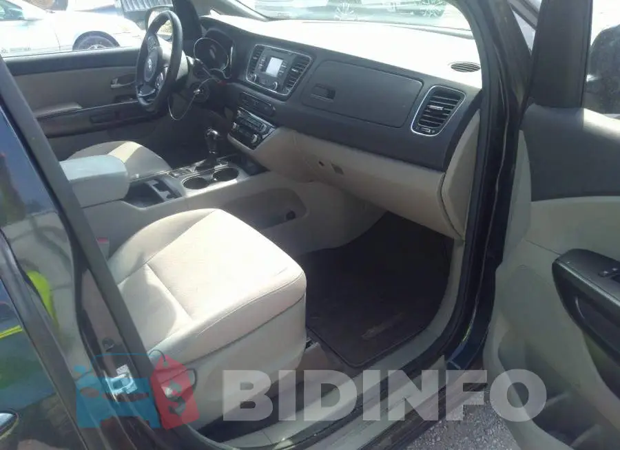 KNDMB5C16G6089755 Photo# 5