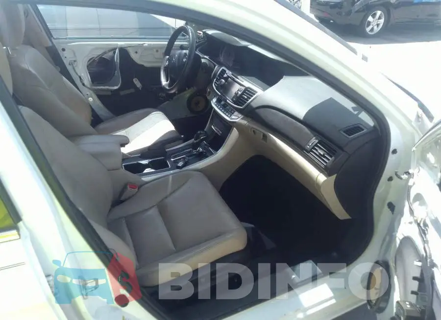 1HGCR2F86FA127402 Photo# 5