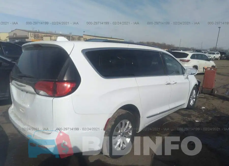 2C4RC1BGXJR294352 Photo# 4