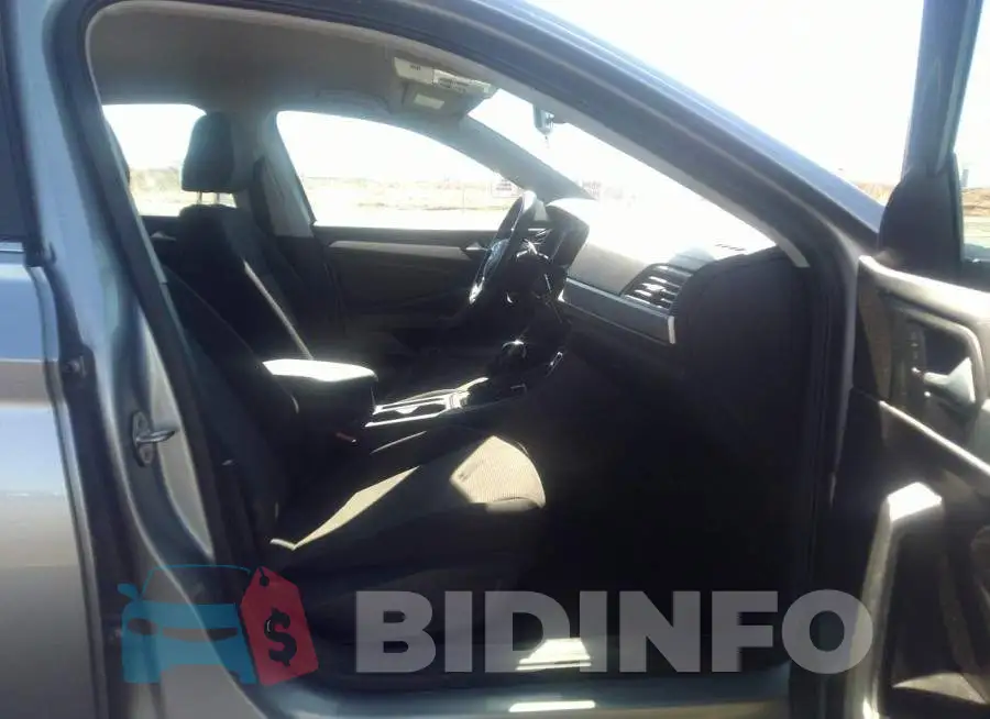 3VWCB7BU6KM179996 Photo# 5