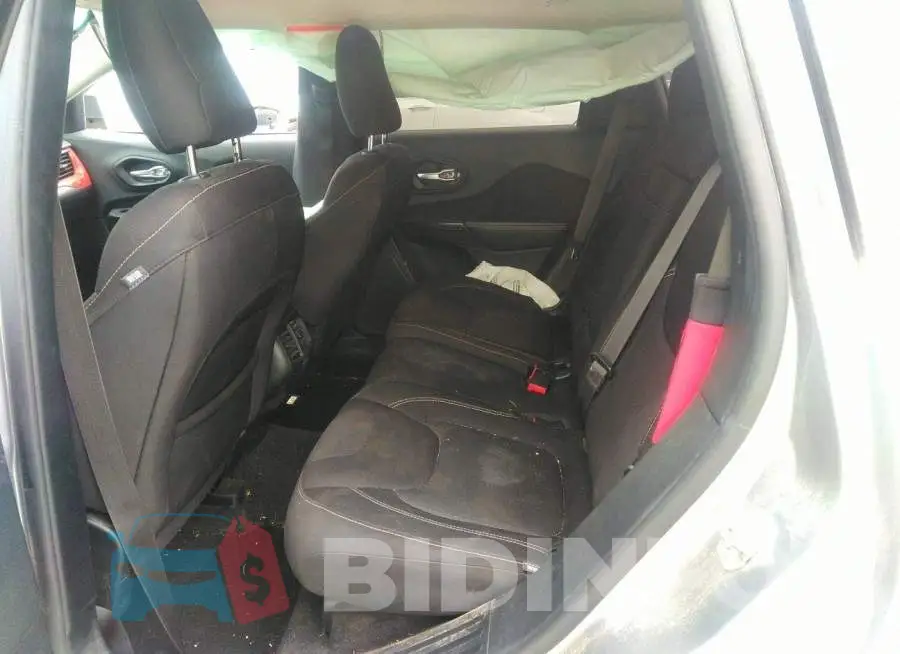 1C4PJLCB0GW177603 Photo# 8