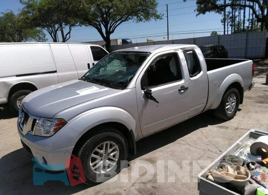 1N6BD0CT6JN724747 Photo# 2