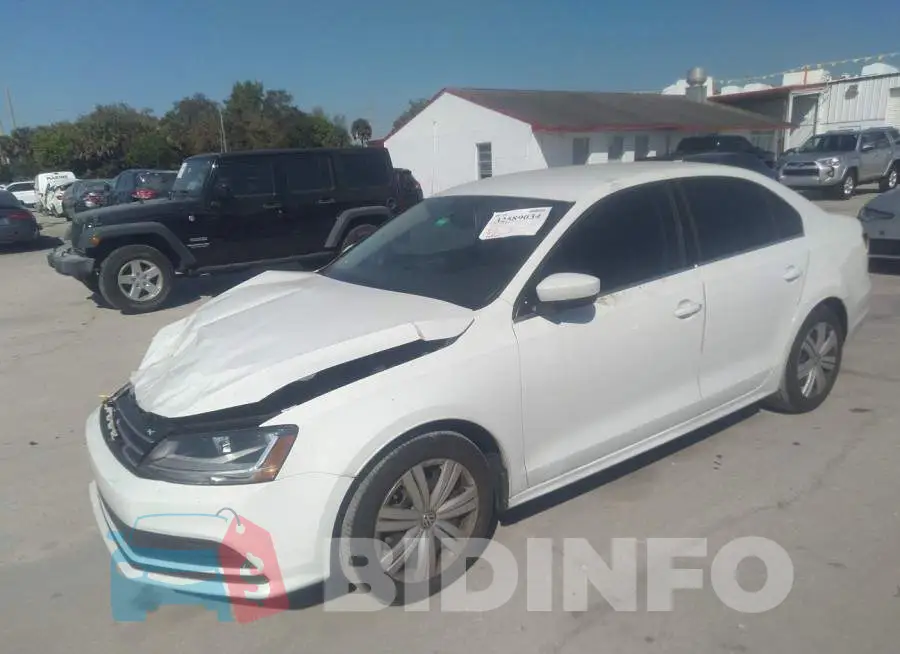 3VW167AJ2HM241289 Photo# 2
