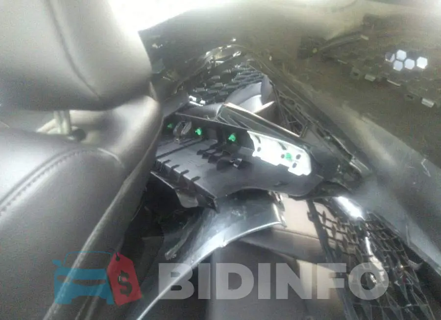 19UUB1F39JA002278 Photo# 8