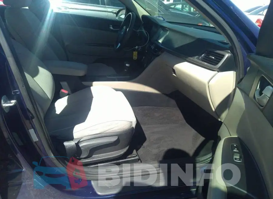 5XXGT4L37JG274038 Photo# 5