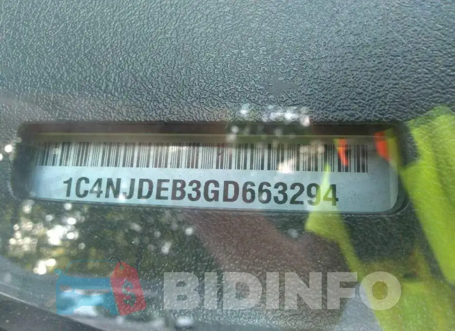 1C4NJDEB3GD663294 Photo# 9