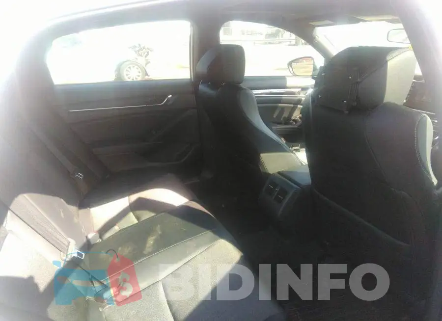 1HGCV2F39JA025147 Photo# 8