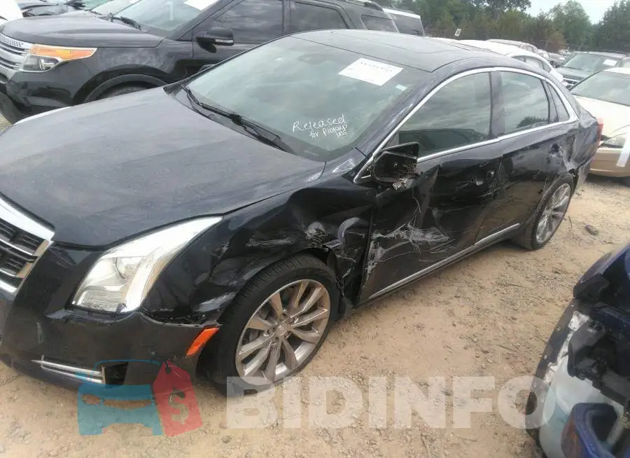 2G61M5S3XG9175856 Photo# 2