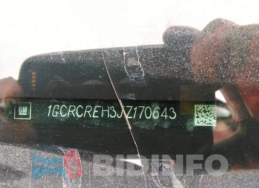 1GCRCREH3JZ170643 Photo# 9