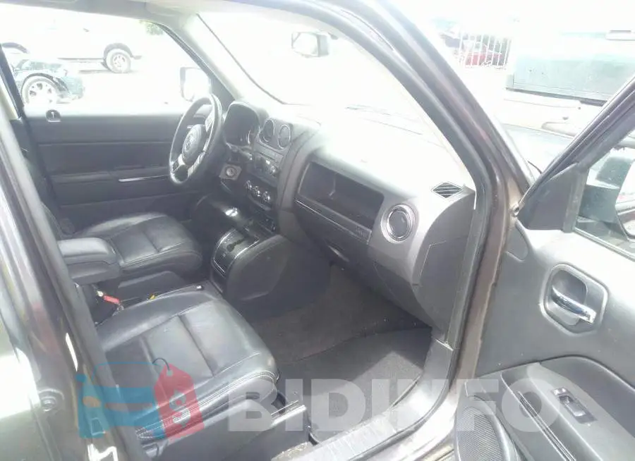 1C4NJRCB6FD188528 Photo# 5