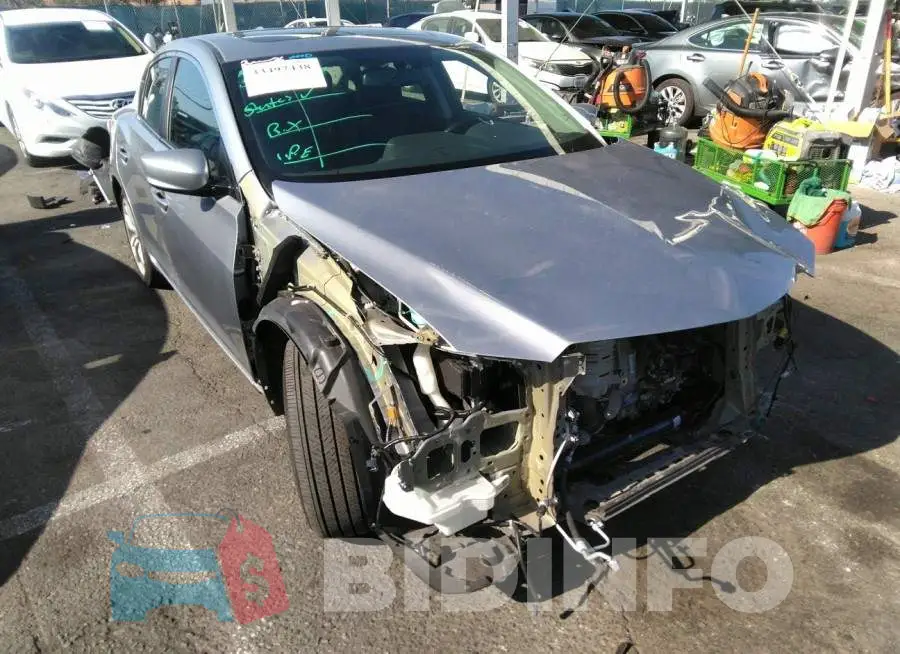 19UDE2F39JA001774 Photo# 1