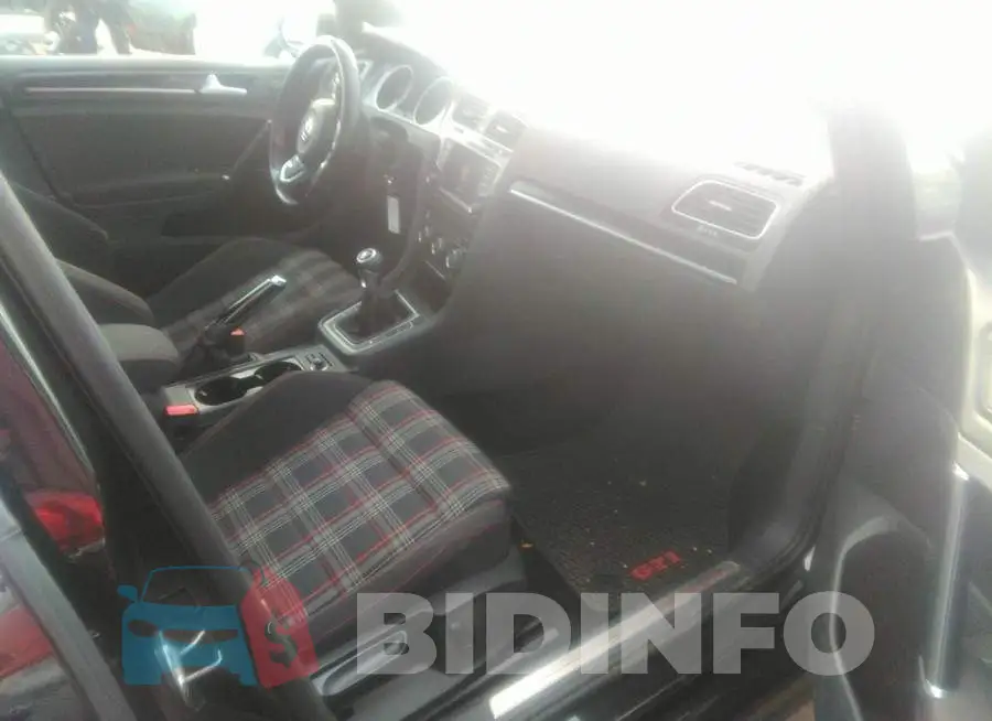 3VW5T7AU7GM020743 Photo# 5