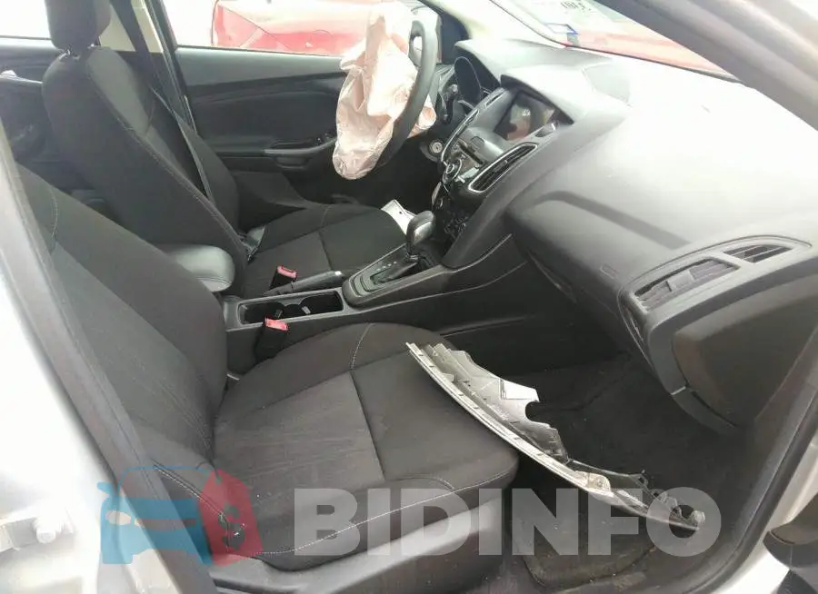 1FADP3M25JL240158 Photo# 5