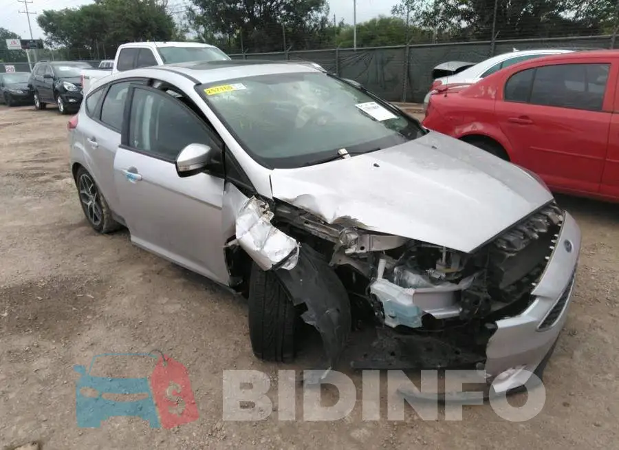 1FADP3M25JL240158 Photo# 1