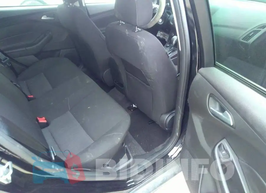 1FADP3F20JL269015 Photo# 8