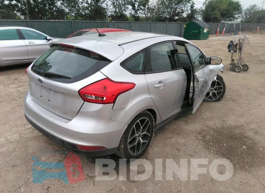 1FADP3M25JL240158 Photo# 4