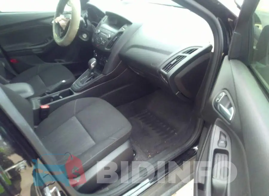 1FADP3F20JL269015 Photo# 5