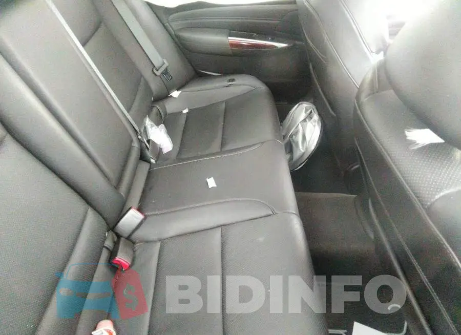19UUB1F52HA007611 Photo# 8
