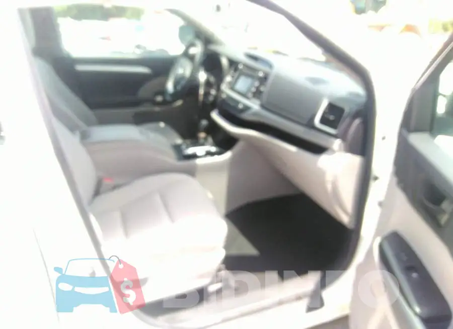 5TDZARFHXGS017773 Photo# 5