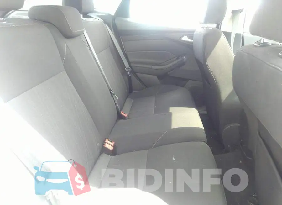 1FADP3M29HL235944 Photo# 8