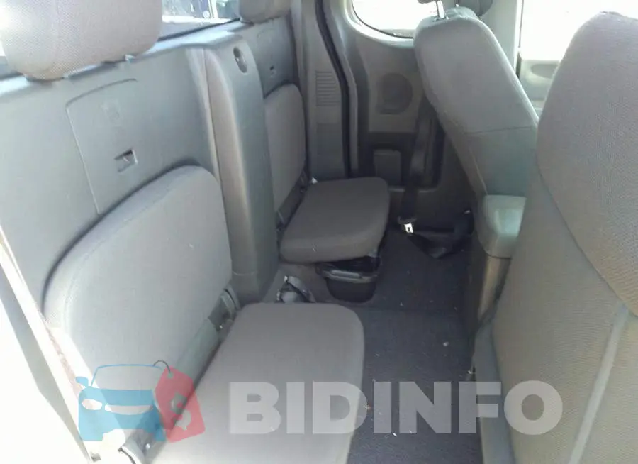 1N6BD0CT4GN741734 Photo# 8