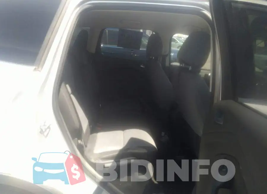 1FMCU9GD8HUD23470 Photo# 8