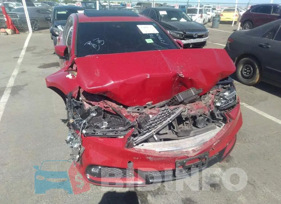 19UUB2F68JA001042 Photo# 6