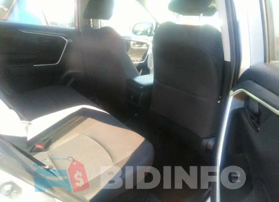 2T3MWRFV7KW034524 Photo# 8