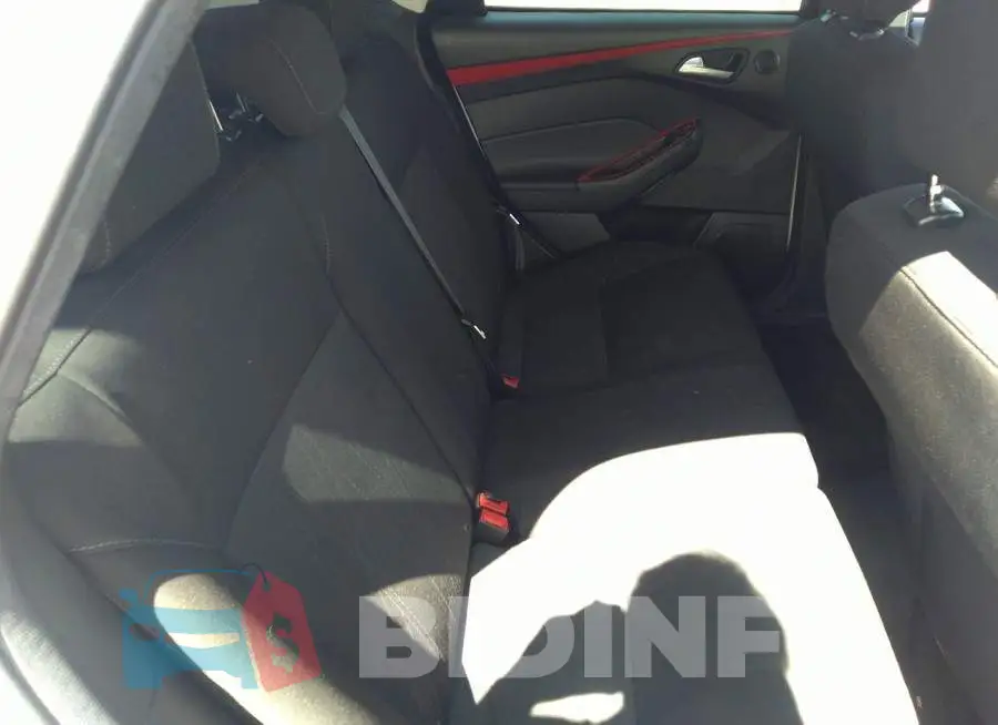 1FADP3M20JL236289 Photo# 8