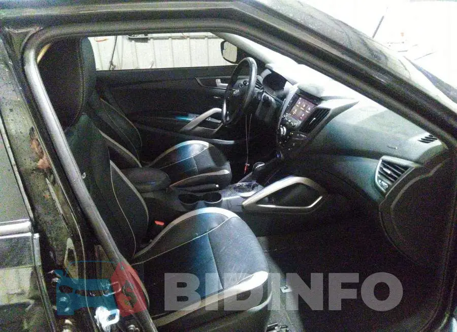 KMHTC6AE8FU229797 Photo# 5