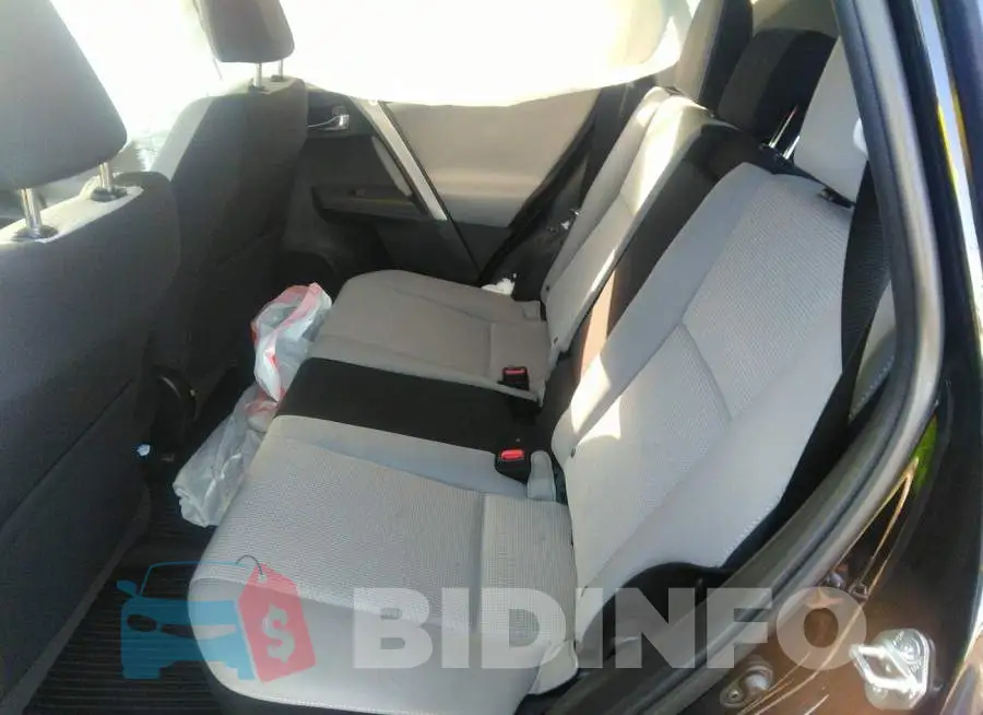2T3RFREV8JW701915 Photo# 8