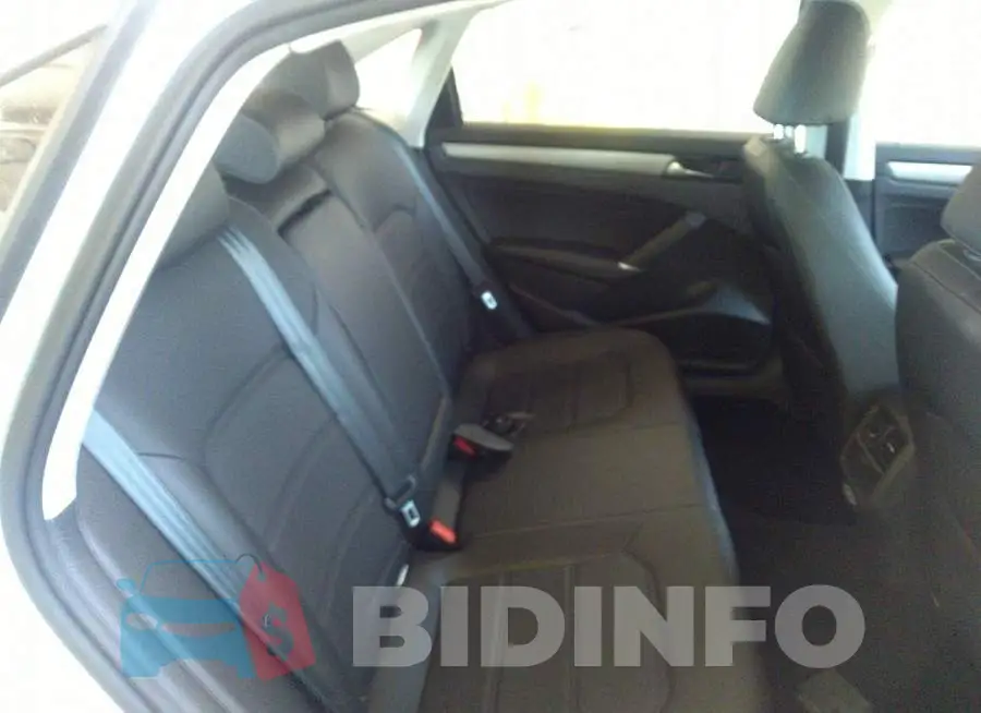 1VWSA7A37MC011408 Photo# 8