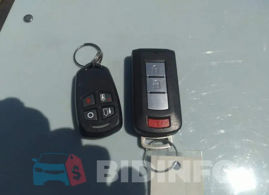 JA4AD3A39JZ024663 Photo# 11