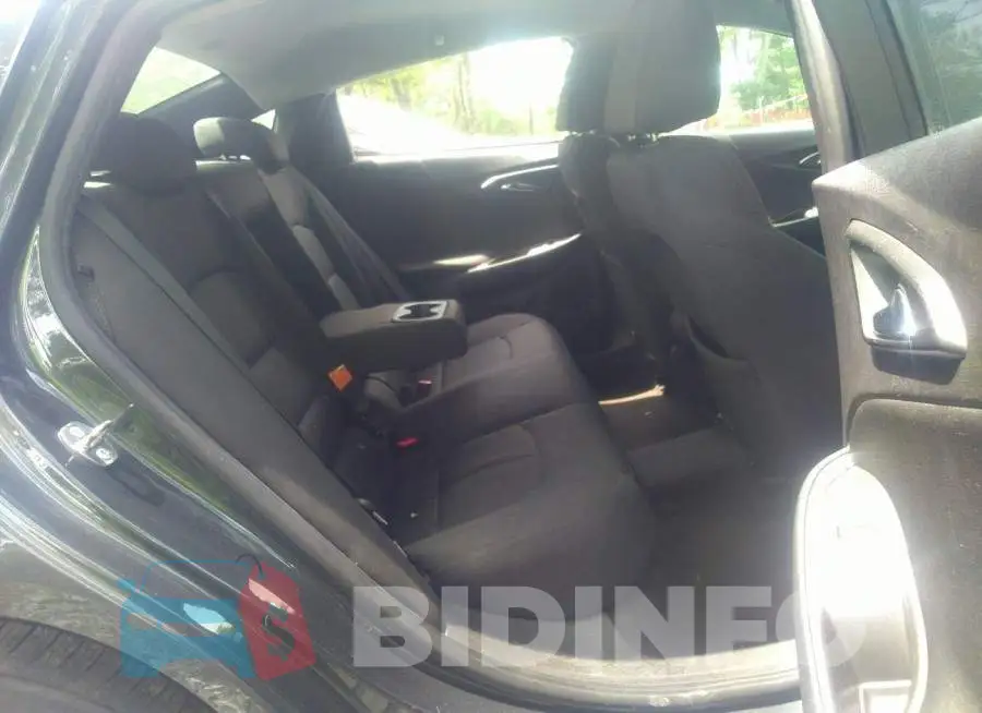 1G1ZB5ST4HF163256 Photo# 8