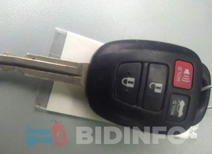 2T1BURHE9GC620802 Photo# 11