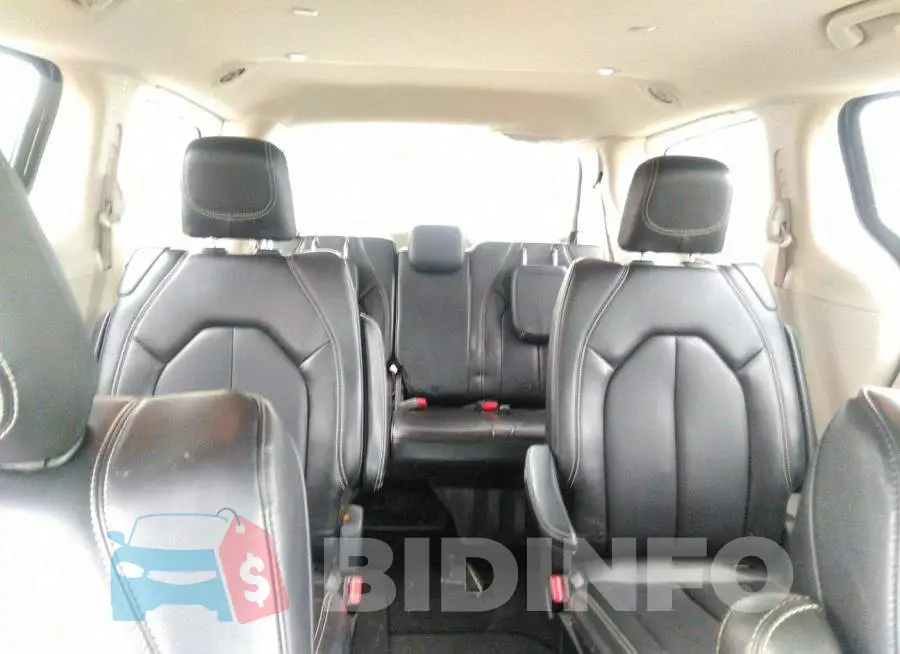 2C4RC1DG0LR166668 Photo# 8