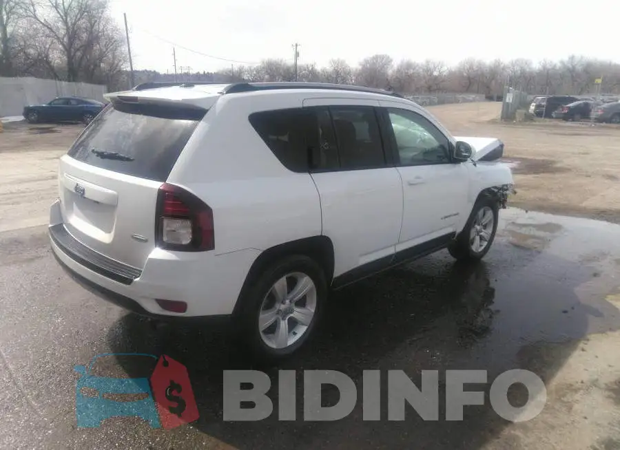 1C4NJDEB3HD167610 Photo# 4