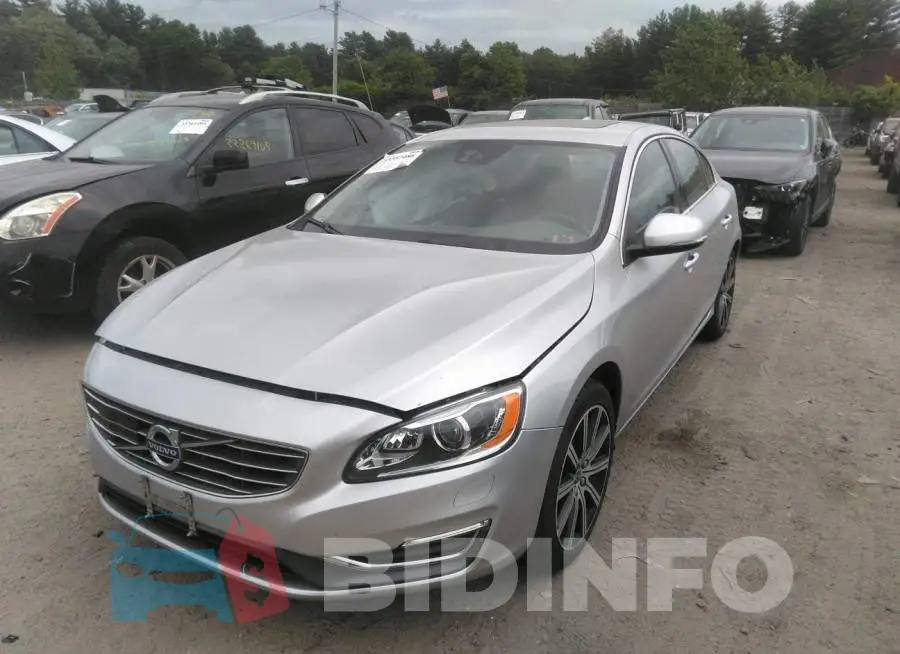 LYV402TM8HB140839 Photo# 2