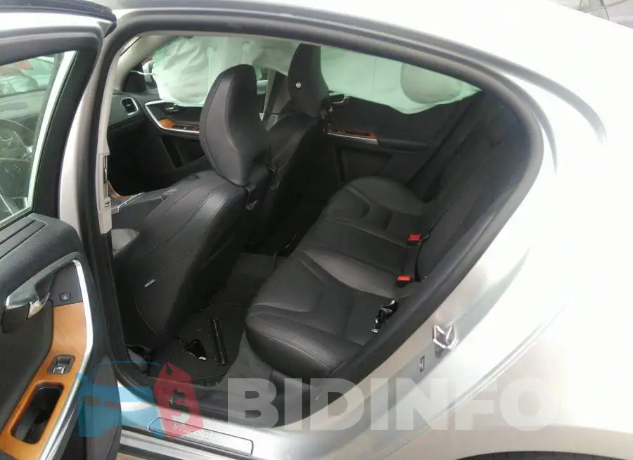 LYV402TM8HB140839 Photo# 8