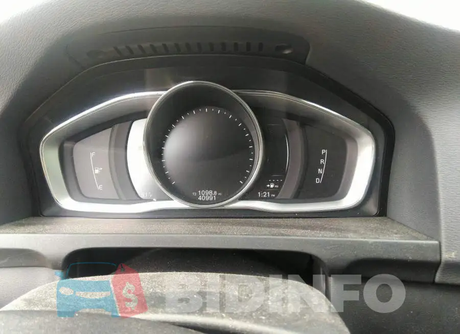 LYV402TM8HB140839 Photo# 7